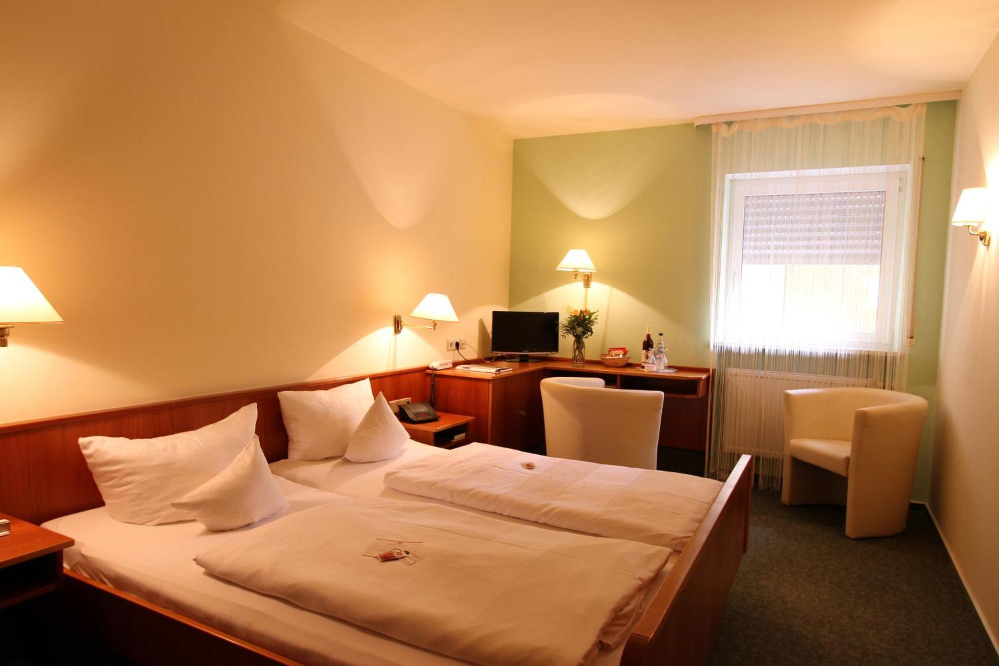Landhotel Zum Boehm Roth  Habitación foto